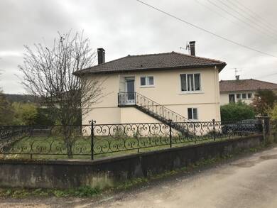 Maison à vendre 169 350 € 5 pièces 2 chambres 80 m² 486 m² de terrain Champagnole 39300