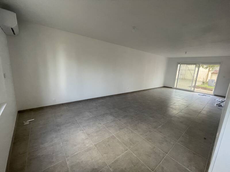 Maison à louer, 157m², VILLASAVARY