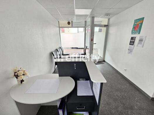 Local commercial à vendre 110 000 € 70 m² de surface de vente Douvaine 74140