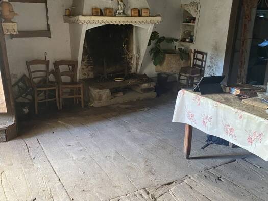 Maison à vendre 15 000 € 3 pièces 2 chambres 60 m² Laval-Roquecezière 12380