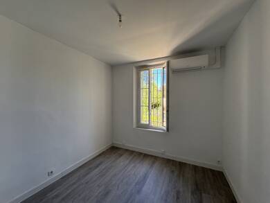 Maison à louer 900 € 2 pièces 1 chambre 37 m² 115 m² de terrain Marseille 13ème 13013
