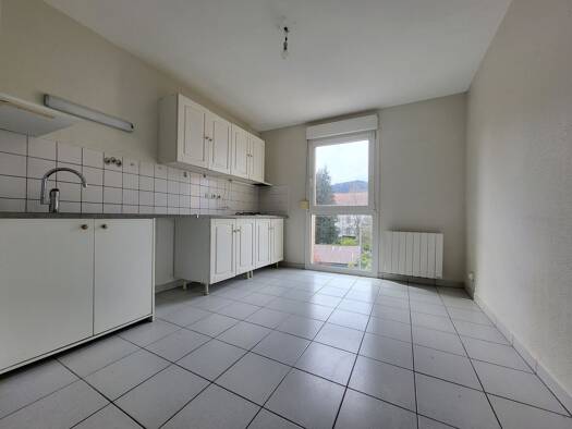 Appartement à louer 645 € 4 pièces 3 chambres 104,8 m² Étage 2/2 Saint-Dié-des-Vosges 88100
