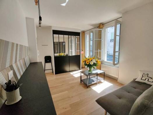 Appartement à vendre 327 000 € 2 pièces 1 chambre 28 m² Étage 1/1 Batignolles-Cardinet Paris 17ème arrondissement 75017
