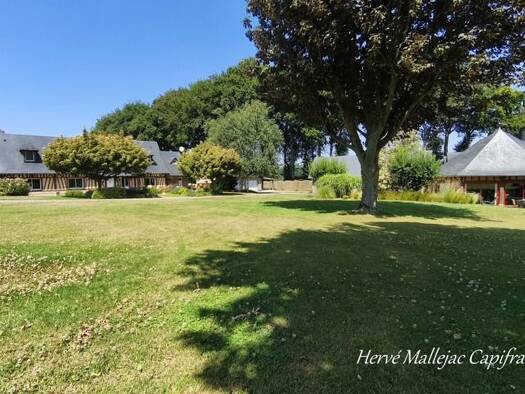 Maison à vendre 819 000 € 10 pièces 5 chambres 304 m² 5 215 m² de terrain Mirville 76210