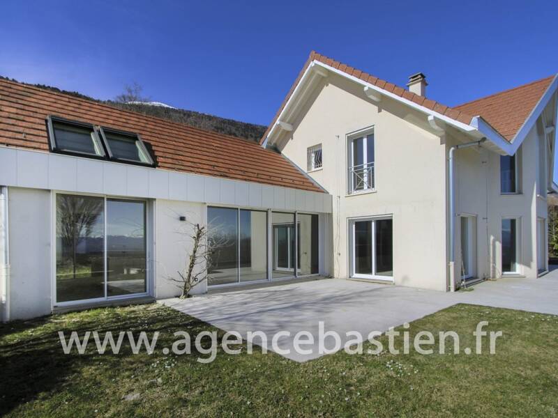 Maison à louer, 237m², ECHENEVEX