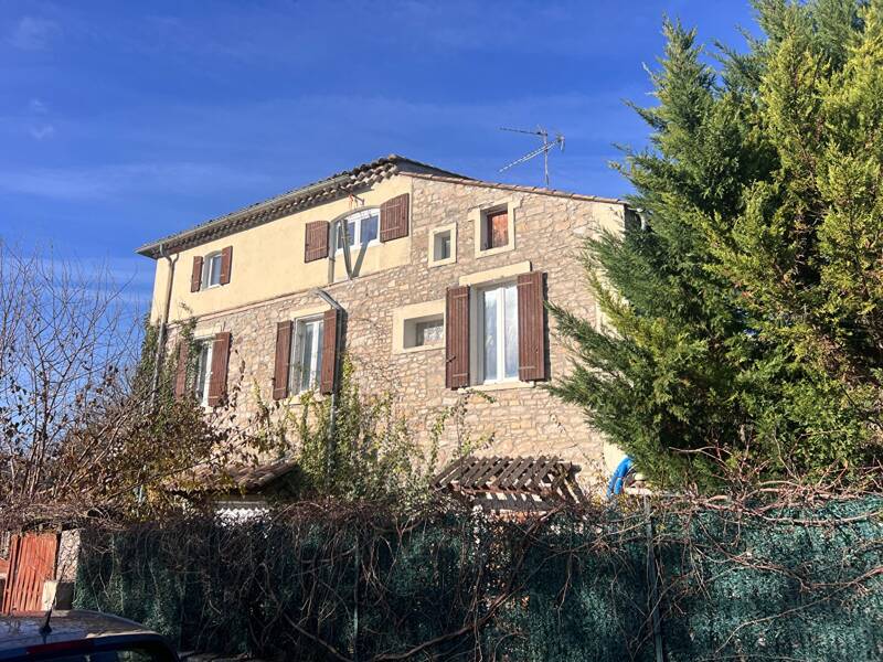 Maison à vendre, 275m², SAINT JEAN DE MARUEJOLS ET AVEJAN