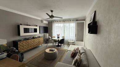 Appartement à louer 2 300 € 4 pièces 3 chambres 90 m² Étage 1/2 Lanterne Nice 06200