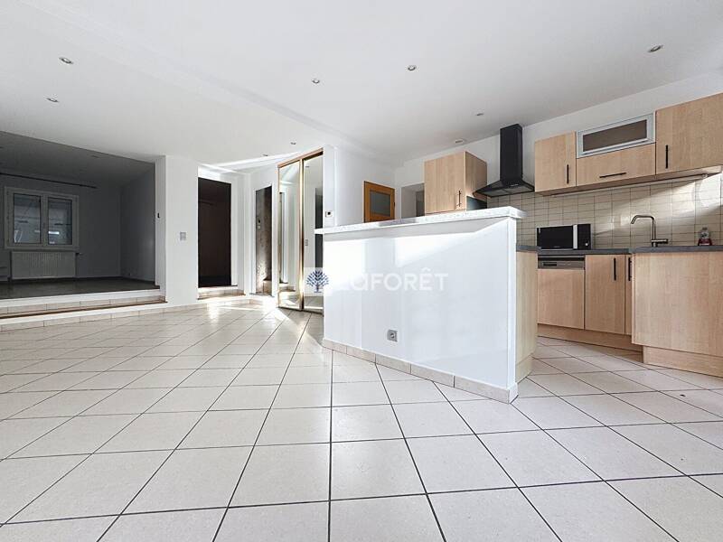 Maison à louer, 123m², DOMARIN