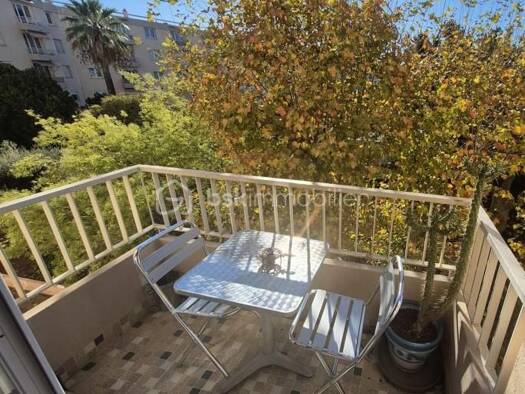 Appartement à vendre 249 000 € 3 pièces 2 chambres 68 m² Étage 2/4 La Gare Hyères 83400