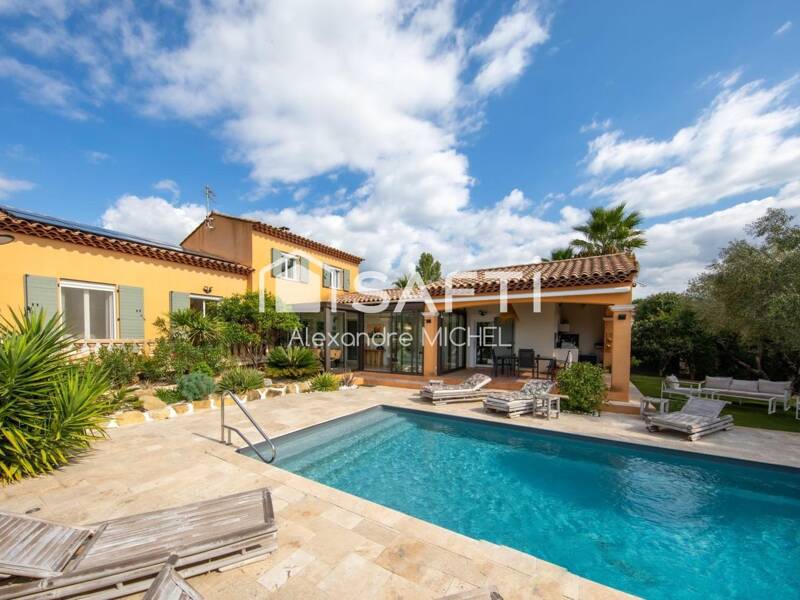 Maison à vendre, 200m², LA CADIERE D'AZUR