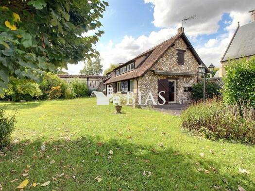 Maison à vendre 236 000 € 6 pièces 4 chambres 128 m² La Saussaye 27370