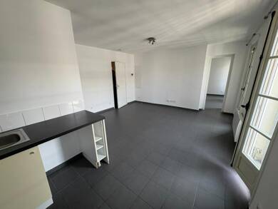 Appartement à louer 671 € 1 pièce 39 m² 5ème étage La Joliette Marseille 2ème 13002