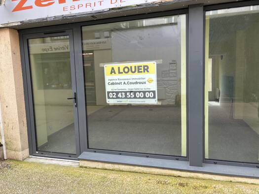 Local commercial à louer 250 € 28 m² de surface de vente Sablé-sur-Sarthe 72300