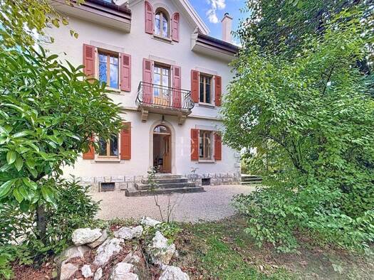 Maison à vendre 1 500 000 € 7 pièces 6 chambres 227 m² 1 236 m² de terrain Centre Gaillard 74240