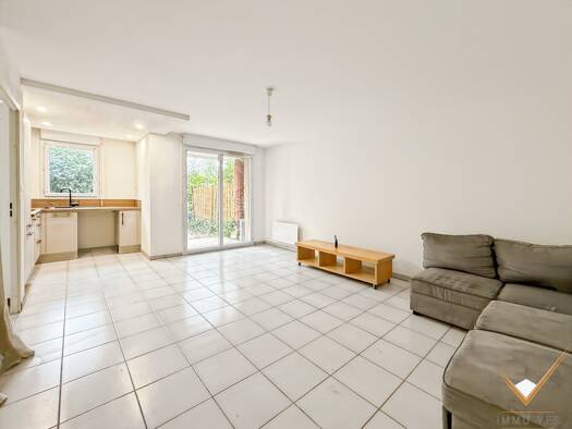 Appartement à vendre 134 000 € 2 pièces 1 chambre 40 m² RDC Seilh 31840