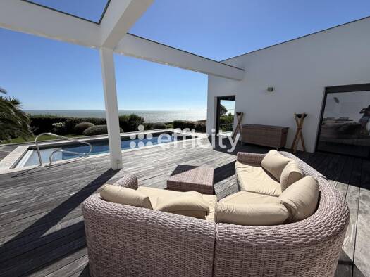 Villa à vendre 1 470 000 € 6 pièces 4 chambres 202 m² 988 m² de terrain Meschers-sur-Gironde 17132