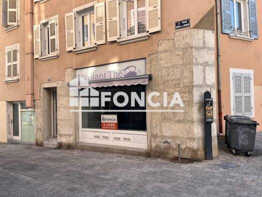 Local commercial à louer 600 € 63 m² de surface de vente Centre Ville Sud-Vallée Voiron 38500