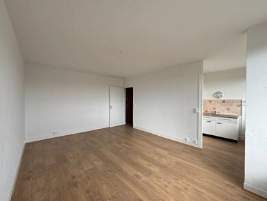 Appartement à louer 510 € 1 pièce 29 m² Étage 8/9 Sens 89100
