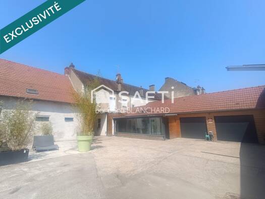 Maison à vendre 175 000 € 6 pièces 4 chambres 113 m² 1 100 m² de terrain Neuvy-sur-Loire 58450