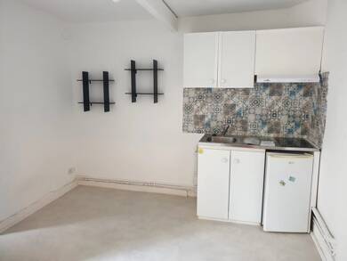 Appartement à louer 395 € 2 pièces 1 chambre 25,2 m² Étage 1/2 Angoulême 16000