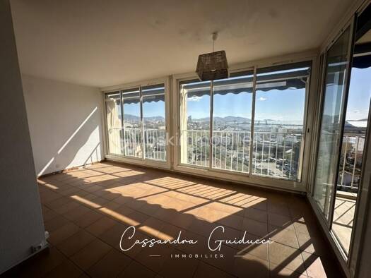 Appartement à vendre 110 000 € 4 pièces 3 chambres 74 m² Étage 6/8 La Cabucelle Marseille 15ème arrondissement 13015