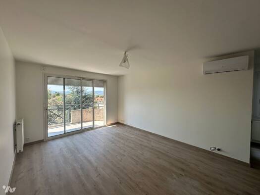 Appartement à louer 1 140 € 4 pièces 3 chambres 112 m² Étage 3/3 Davézieux 07430