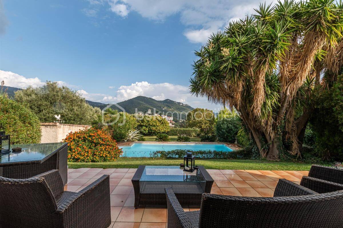 Maison à vendre, 126m², LE REVEST LES EAUX