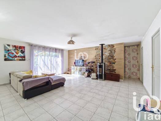 Maison de plain-pied à vendre 310 000 € 4 pièces 3 chambres 119 m² 2 500 m² de terrain Lugos 33830