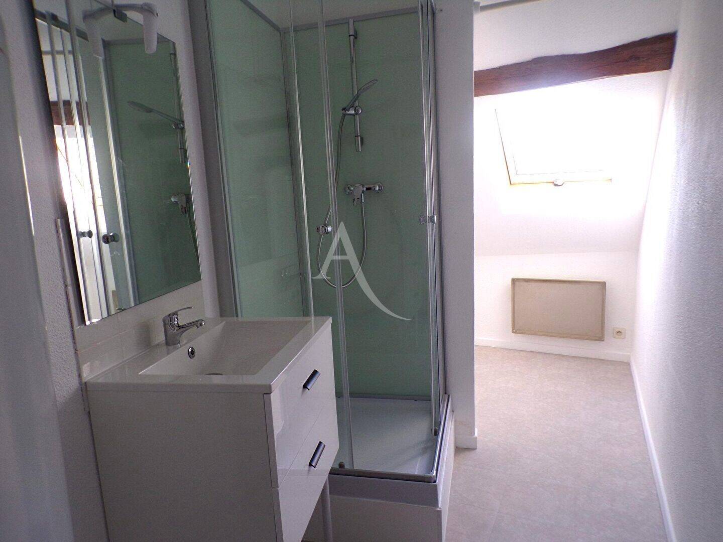 Maison à louer, 38m², SAINT JEAN LES DEUX JUMEAUX