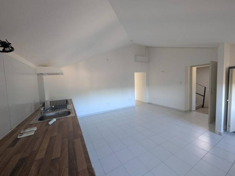 Maison à louer, 64m², VERS PONT DU GARD