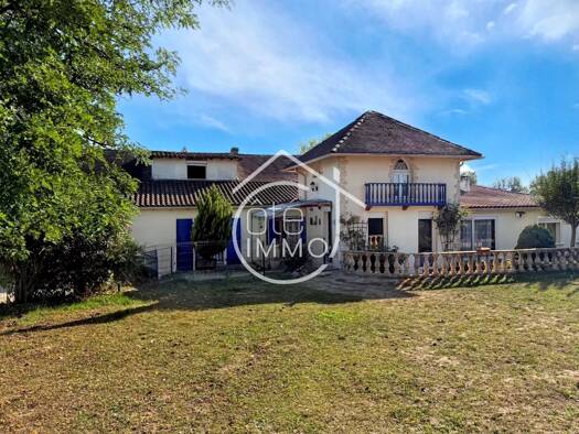 Maison à vendre 275 000 € 14 pièces 8 chambres 253 m² 3 850 m² de terrain Prigonrieux 24130