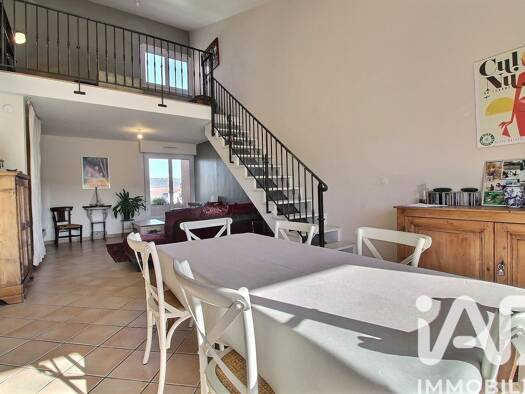 Appartement à vendre 350 000 € 5 pièces 3 chambres 119 m² Étage 3/3 Centre Ville Le Beausset 83330