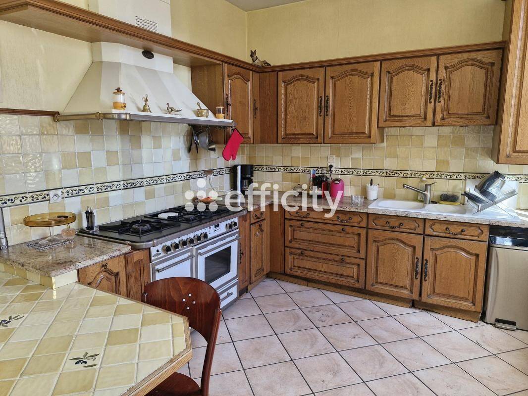 Maison à vendre, 225m², VENISSIEUX