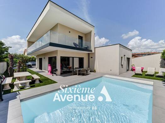 Villa à vendre 960 000 € 7 pièces 5 chambres 296 m² 712 m² de terrain Centre Decines Charpieu 69150