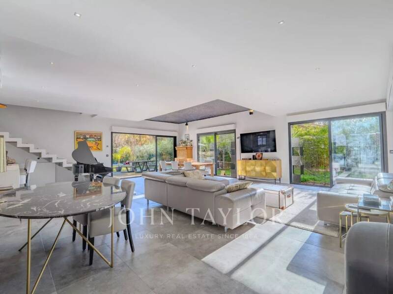 Maison à vendre, 182m², ROQUEFORT LES PINS