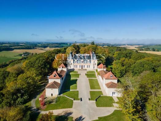 Château à vendre 2 550 000 € 20 pièces 8 chambres 745 m² 240 000 m² de terrain Auch 32000
