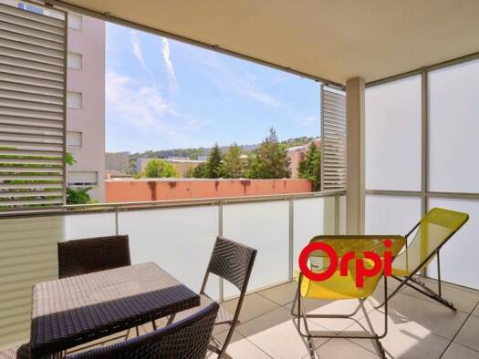 Appartement à vendre 380 000 € 3 pièces 2 chambres 63,06 m² Étage 1/5 Confluence Lyon 2ème arrondissement 69002