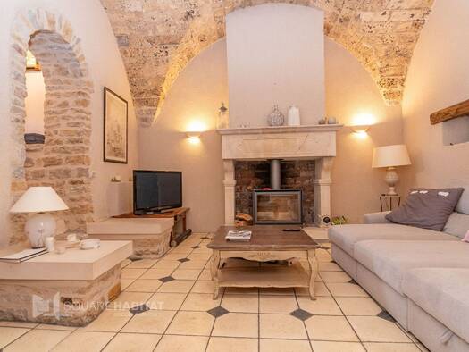 Maison à vendre 750 000 € 9 pièces 4 chambres 286 m² 6 000 m² de terrain Lons le Saunier 39000