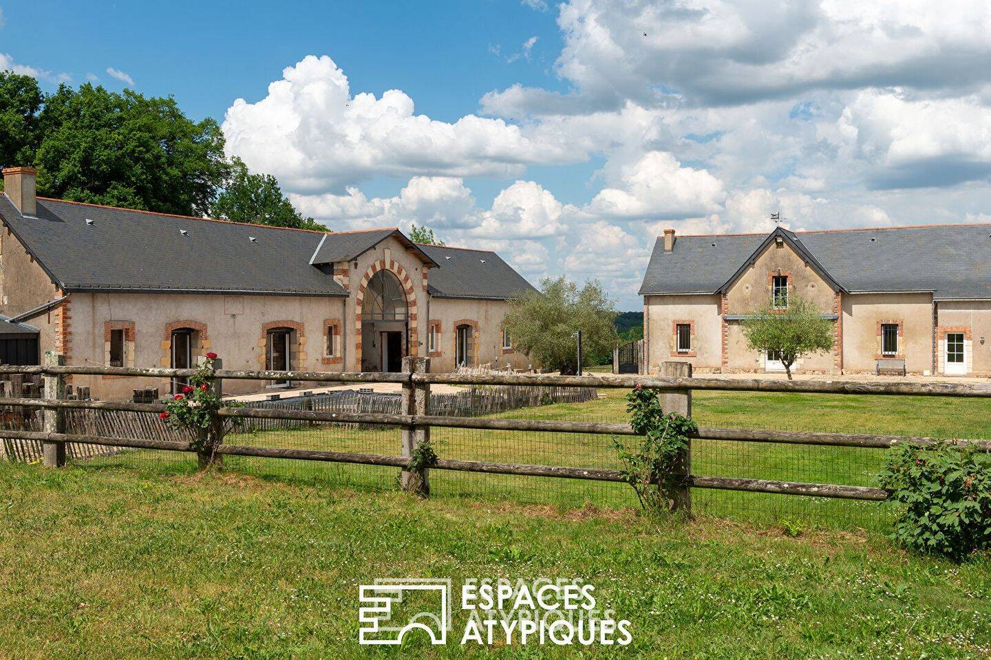 Maison à vendre, 481m², SEICHES SUR LE LOIR