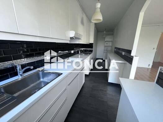 Appartement à louer 1 350 € 4 pièces 3 chambres 86,9 m² Étage 1/8 Les bords de l'Yerres Brunoy 91800