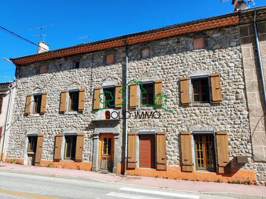 Maison à vendre 144 500 € 8 pièces 5 chambres 262 m² Mayres 07330