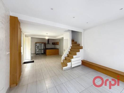 Appartement à louer 850 € 3 pièces 2 chambres 80 m² 2 étages Secteur Centre Rivesaltes 66600