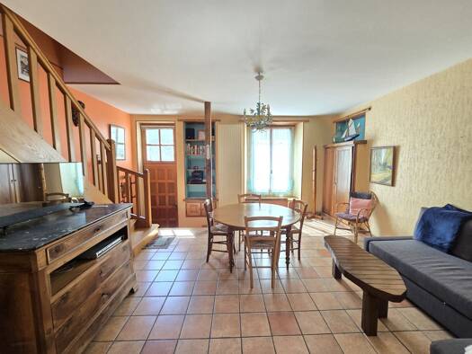 Maison à vendre 135 000 € 4 pièces 2 chambres 69 m² 820 m² de terrain Sablé-sur-Sarthe 72300