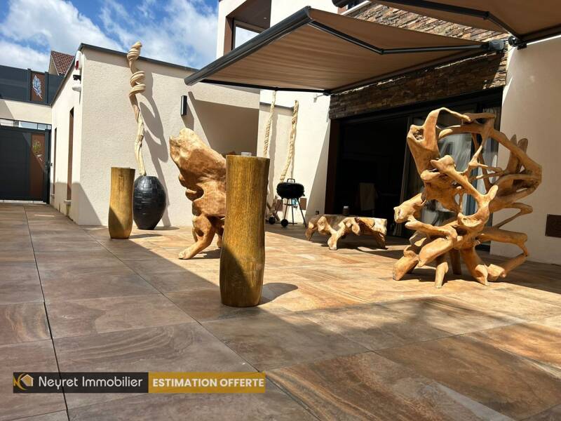 Maison à vendre, 316m², SAINT PRIEST EN JAREZ