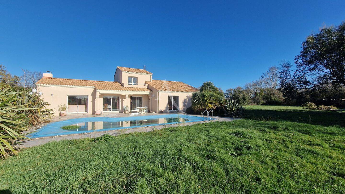 Maison à vendre, 125m², TALMONT SAINT HILAIRE