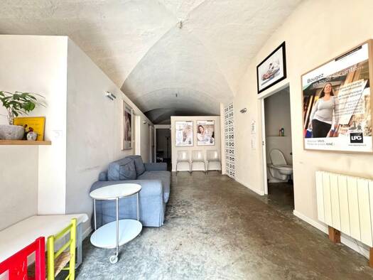 Appartement à vendre 149 000 € 2 pièces 1 chambre 60 m² RDC Zone Urbaine Lambesc 13410