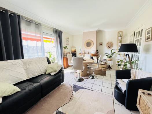 Appartement à vendre 100 000 € 4 pièces 3 chambres 74 m² Étage 6/6 Montluçon 03100