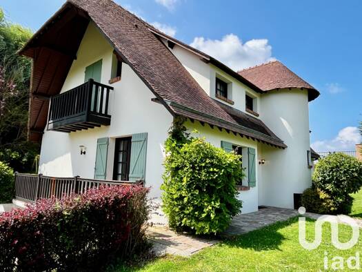 Maison à vendre 697 000 € 10 pièces 4 chambres 255 m² 2 490 m² de terrain Isneauville 76230