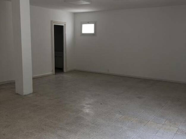 Local commercial à louer 420 € 65 m² de surface de vente Ancien Hôpital Béziers 34500