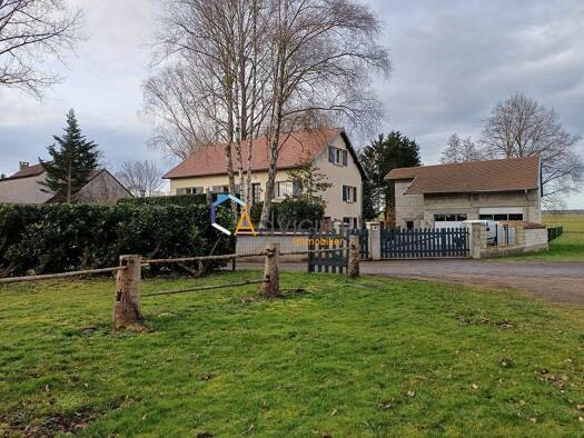 Villa à vendre 255 000 € 7 pièces 4 chambres 142 m² 3 412 m² de terrain Abelcourt 70300